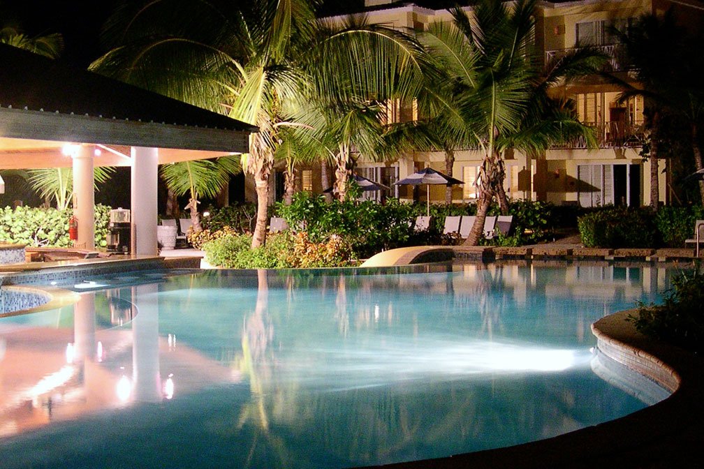 pool-night-1521893